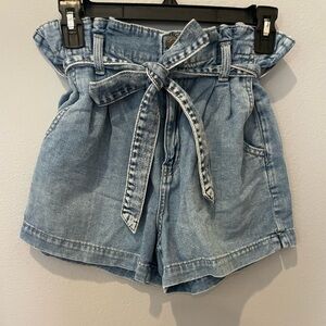 size 2 american eagle jean shorts with a tie in the front